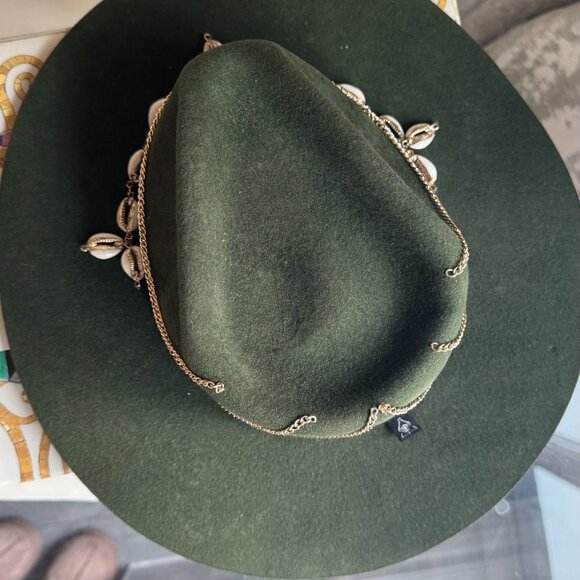 Never Used: Tuluminati Hat forest green with golden shells main image 4